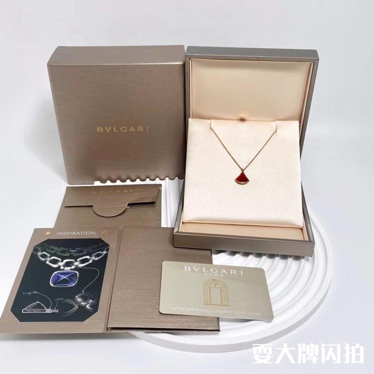 Bvlgari宝格丽 大全套Divas红玉髓小号扇子项链 大全套✨Bvlgari/宝格丽  Divas' Dream系列  红玉髓小号扇子项链  ，百搭又时尚 大热门款 简直太好看了 专柜在售18300好价格💰1W冒泡